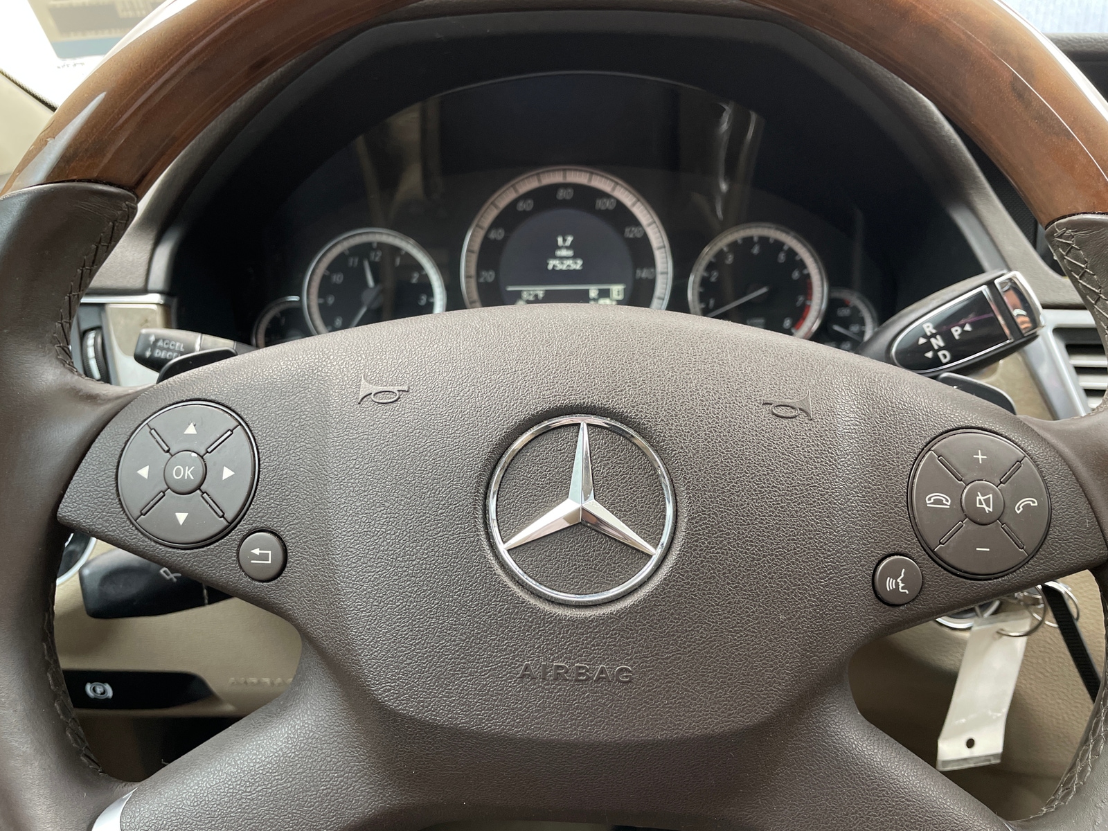 Thumbnail: 2011 Mercedes-Benz E-Class - 4