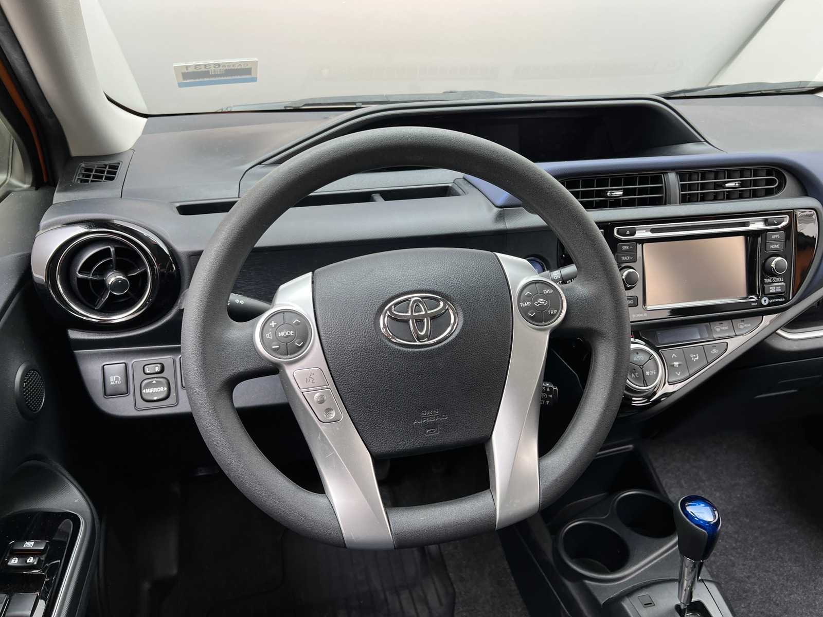Thumbnail: 2017 Toyota Prius c - 5