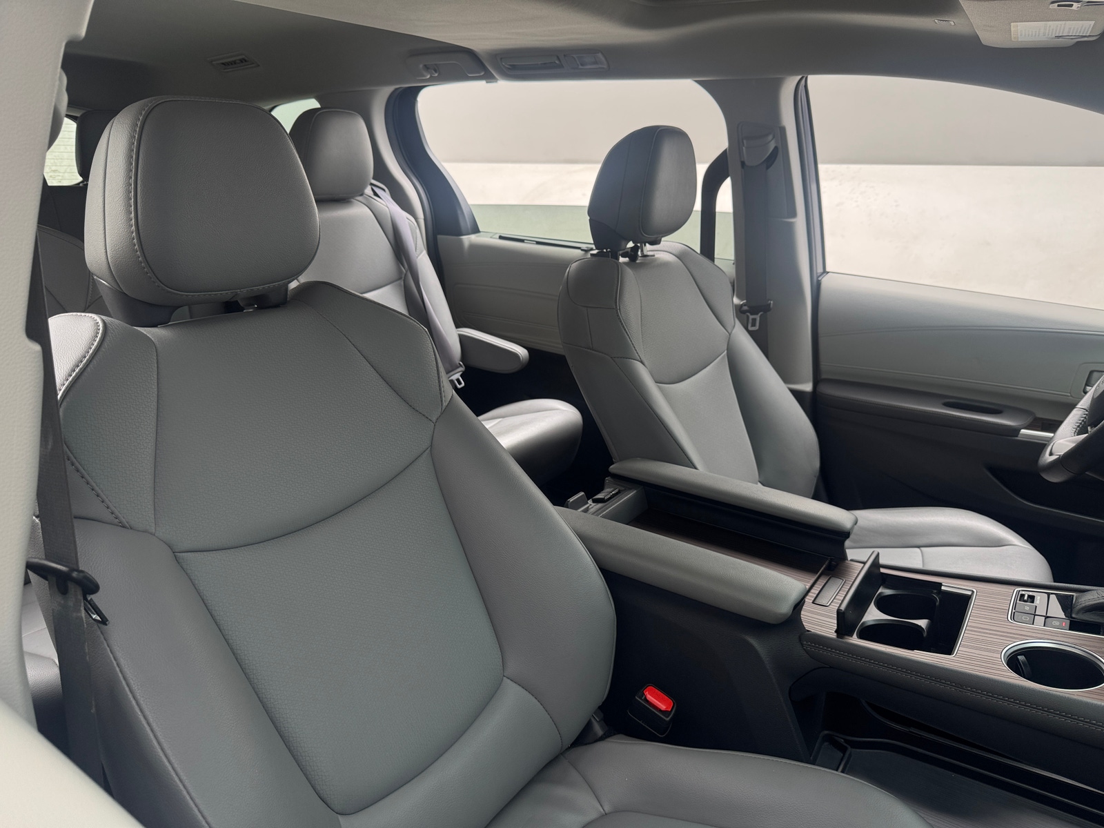 Thumbnail: 2021 Toyota Sienna - 2