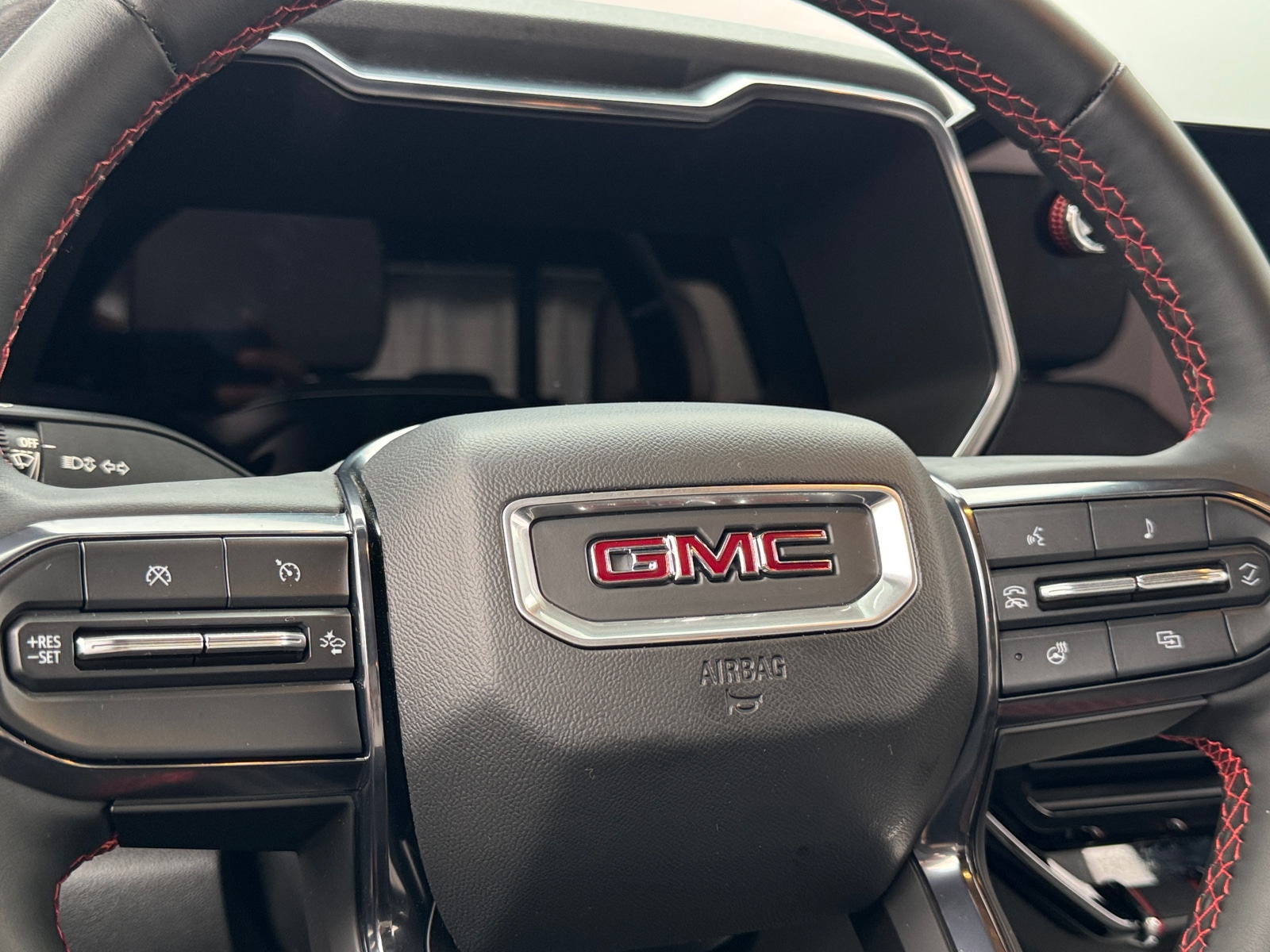 Thumbnail: 2024 GMC Canyon - 4