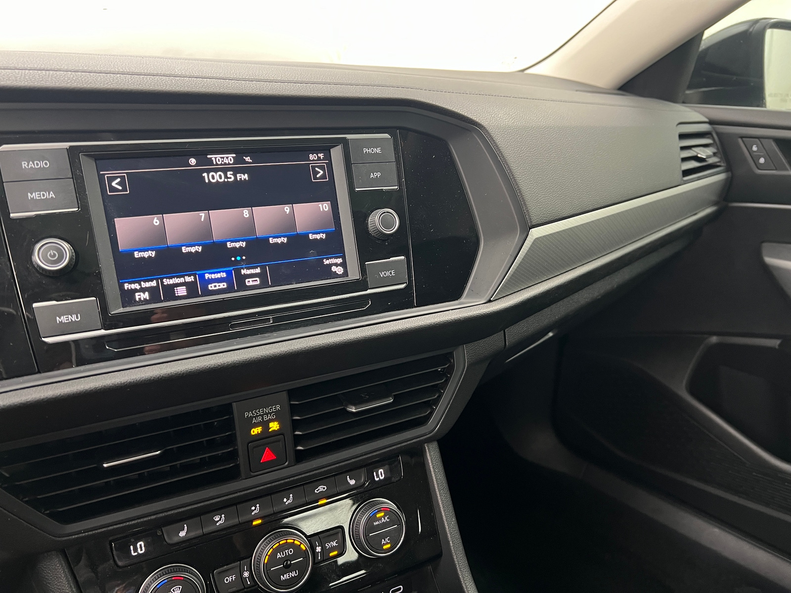 Thumbnail: 2020 Volkswagen Jetta - 4