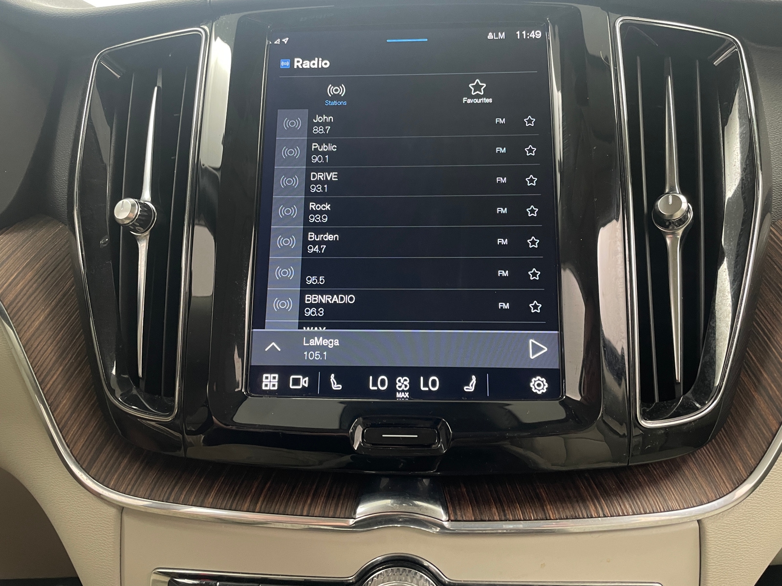 Thumbnail: 2022 Volvo XC60 - 4