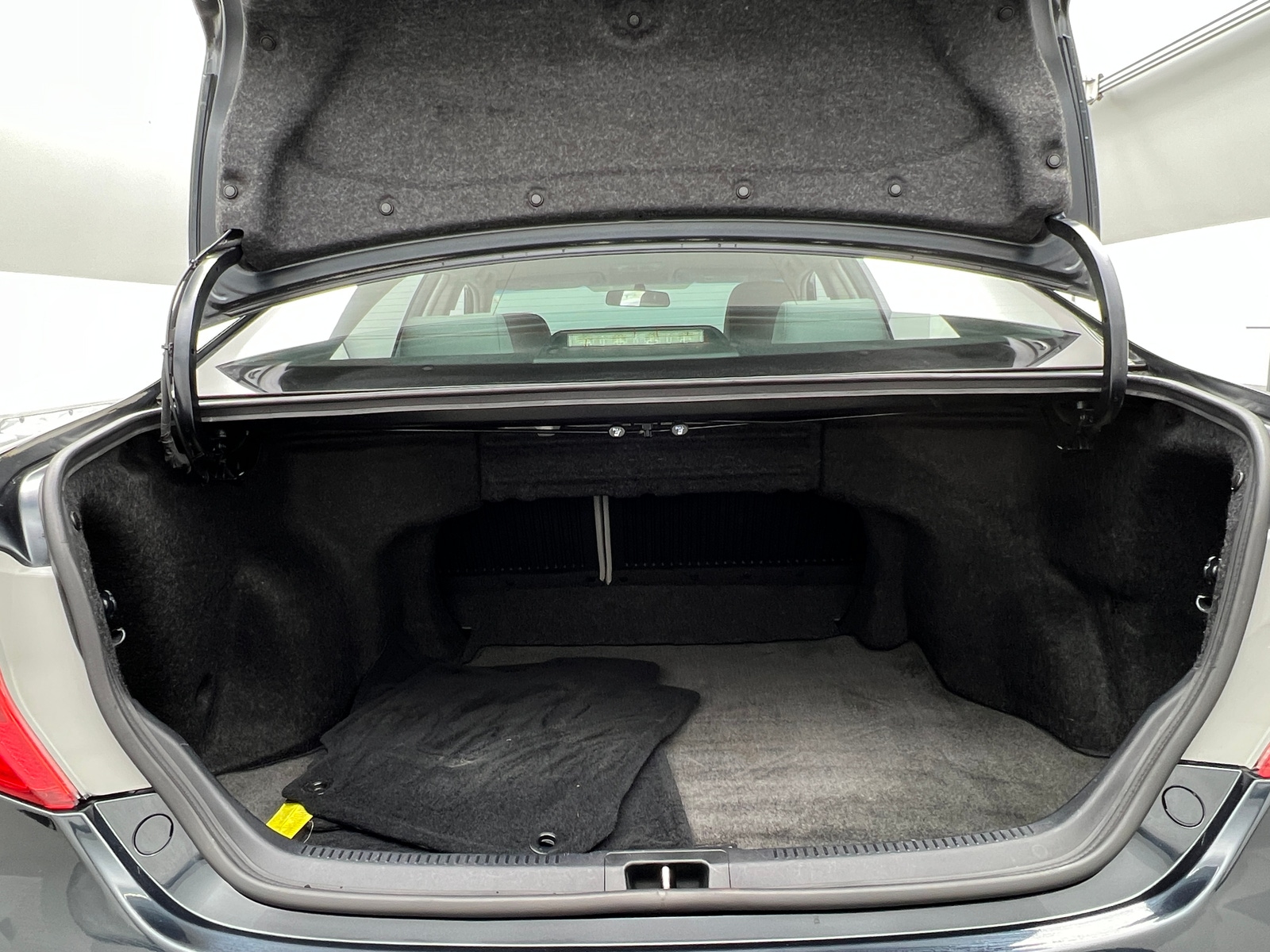 Thumbnail: 2012 Toyota Camry - 7