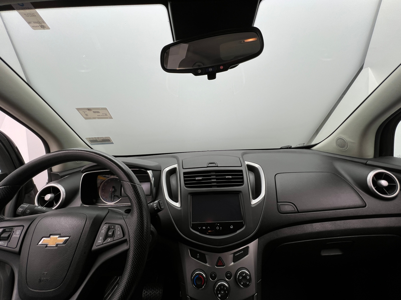 Thumbnail: 2016 Chevrolet Trax - 3