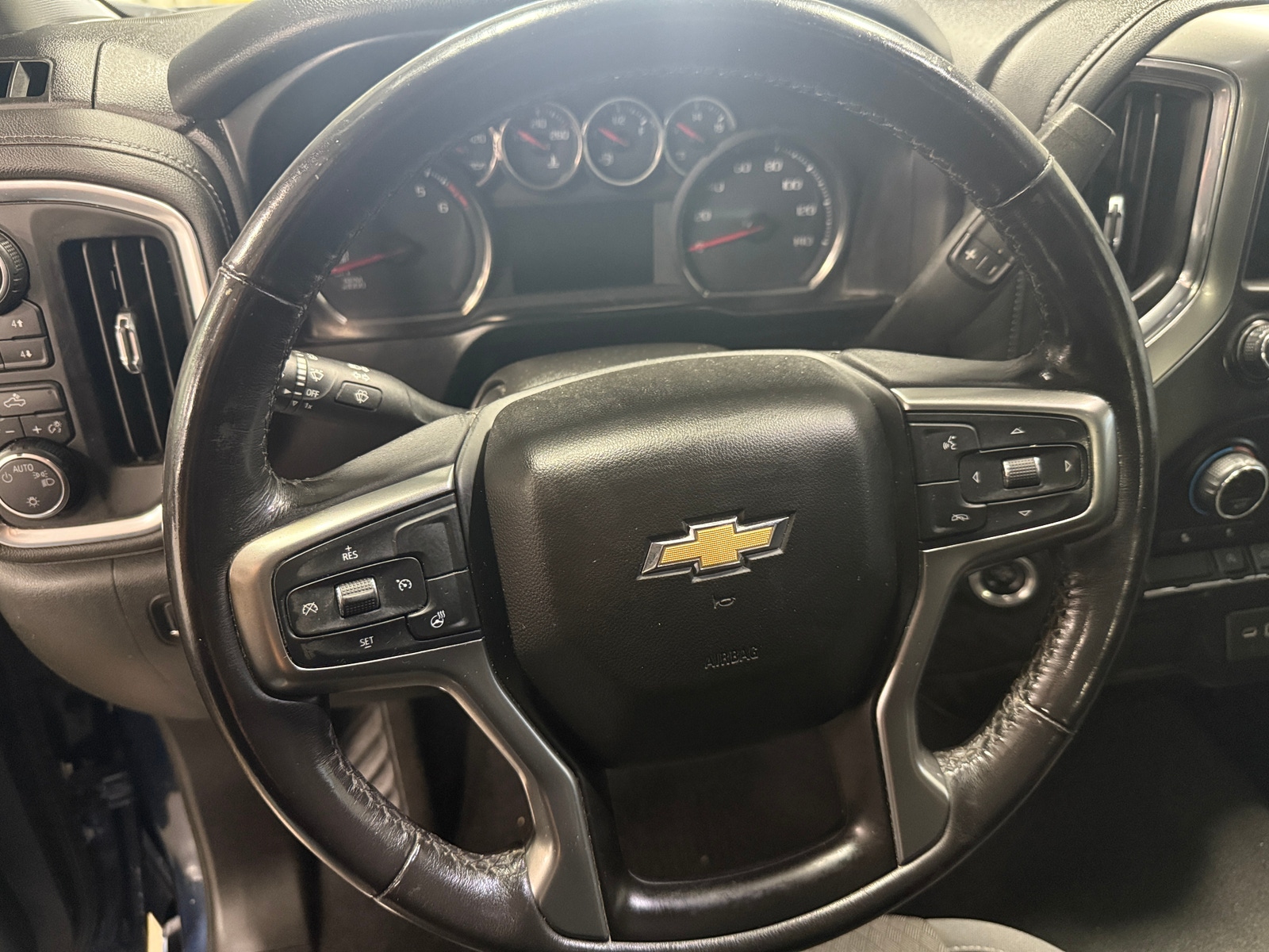 Thumbnail: 2019 Chevrolet Silverado 1500 - 5