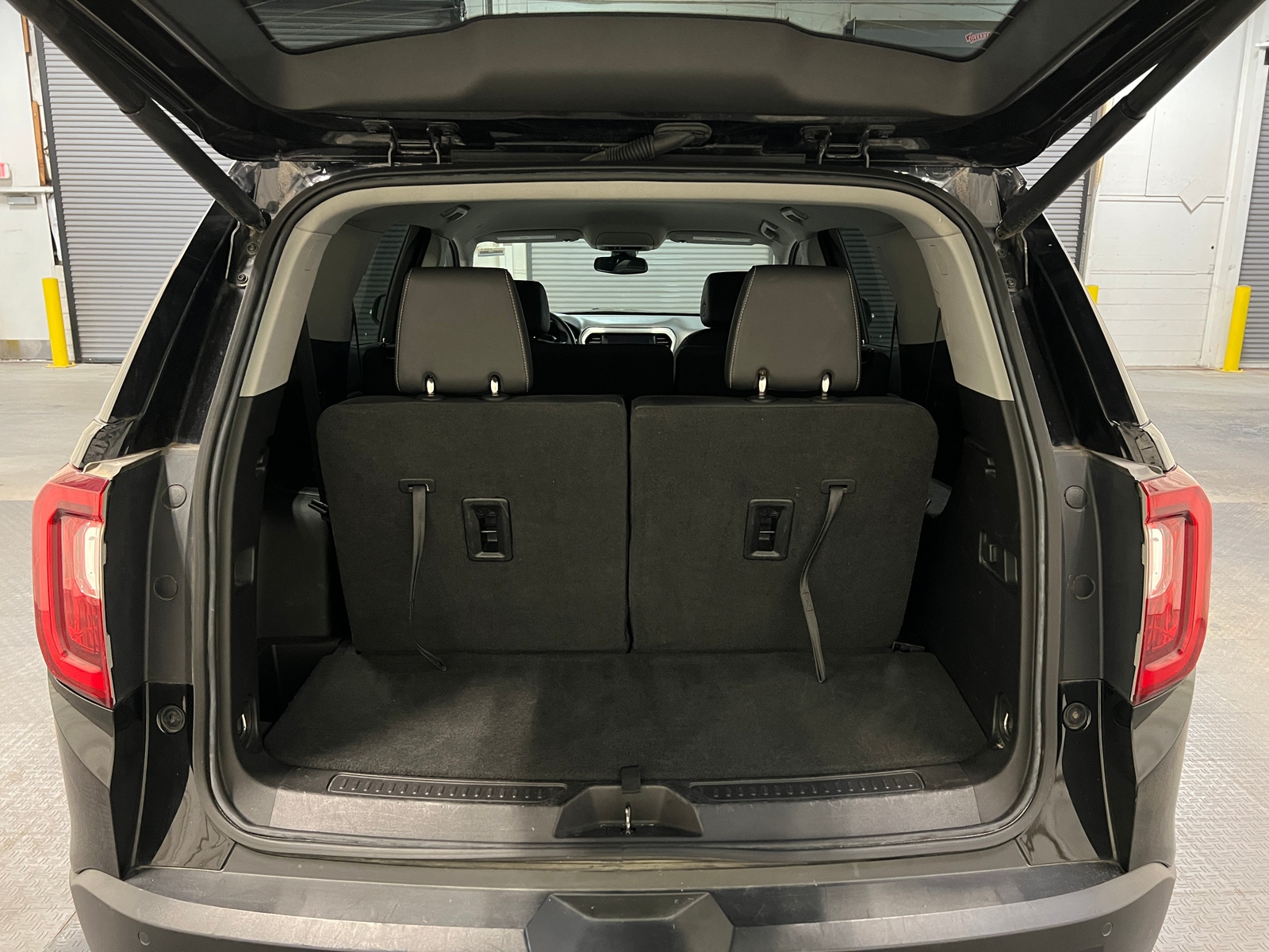 Thumbnail: 2023 GMC Acadia - 6