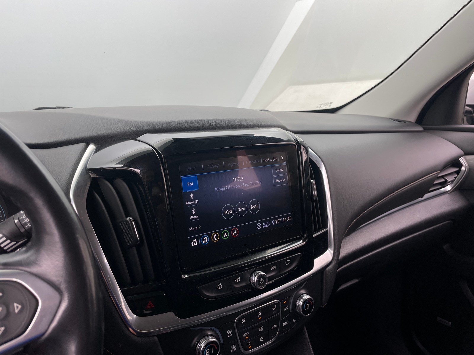 Thumbnail: 2021 Chevrolet Traverse - 3