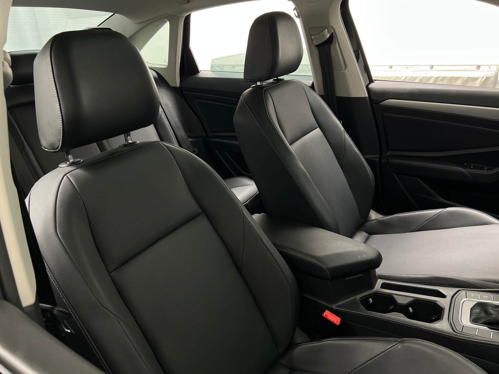 Thumbnail: 2019 Volkswagen Jetta - 2