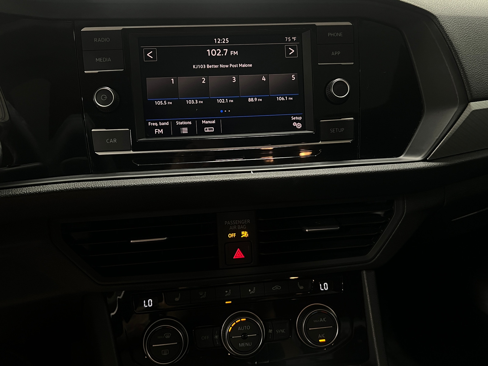 Thumbnail: 2019 Volkswagen Jetta - 4