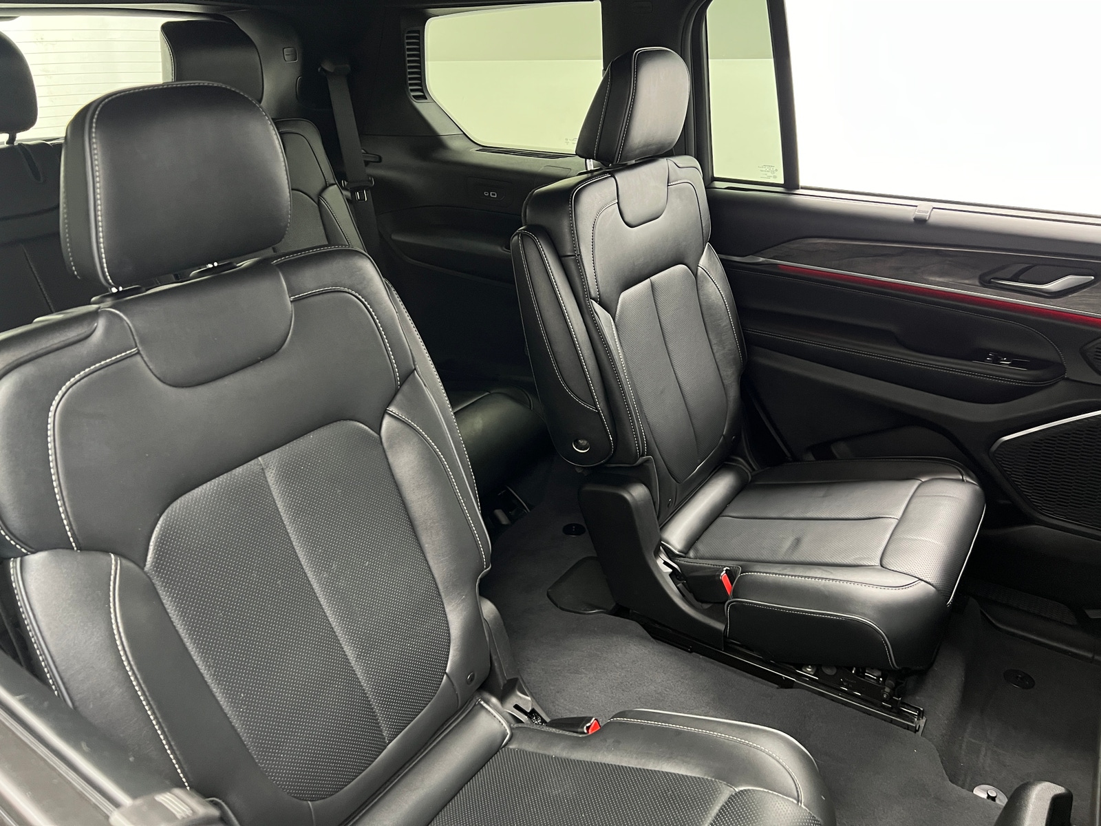 Thumbnail: 2023 Jeep Grand Cherokee L - 5