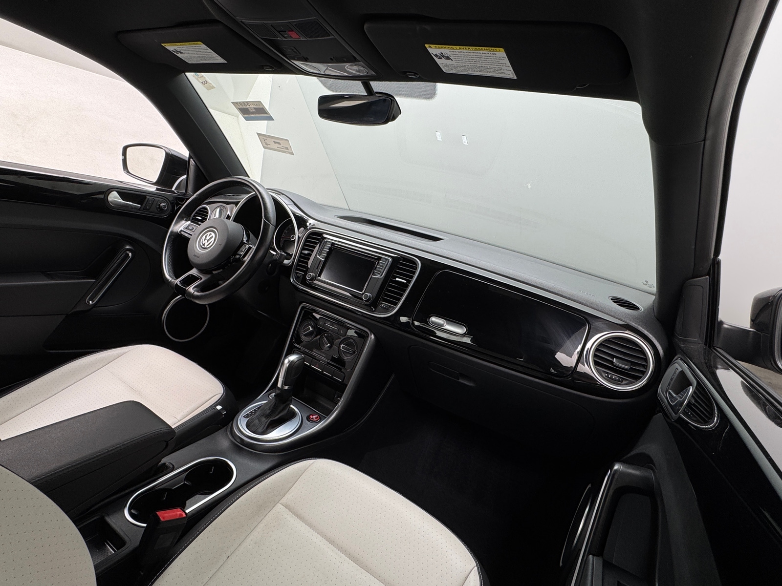 Thumbnail: 2017 Volkswagen Beetle - 2