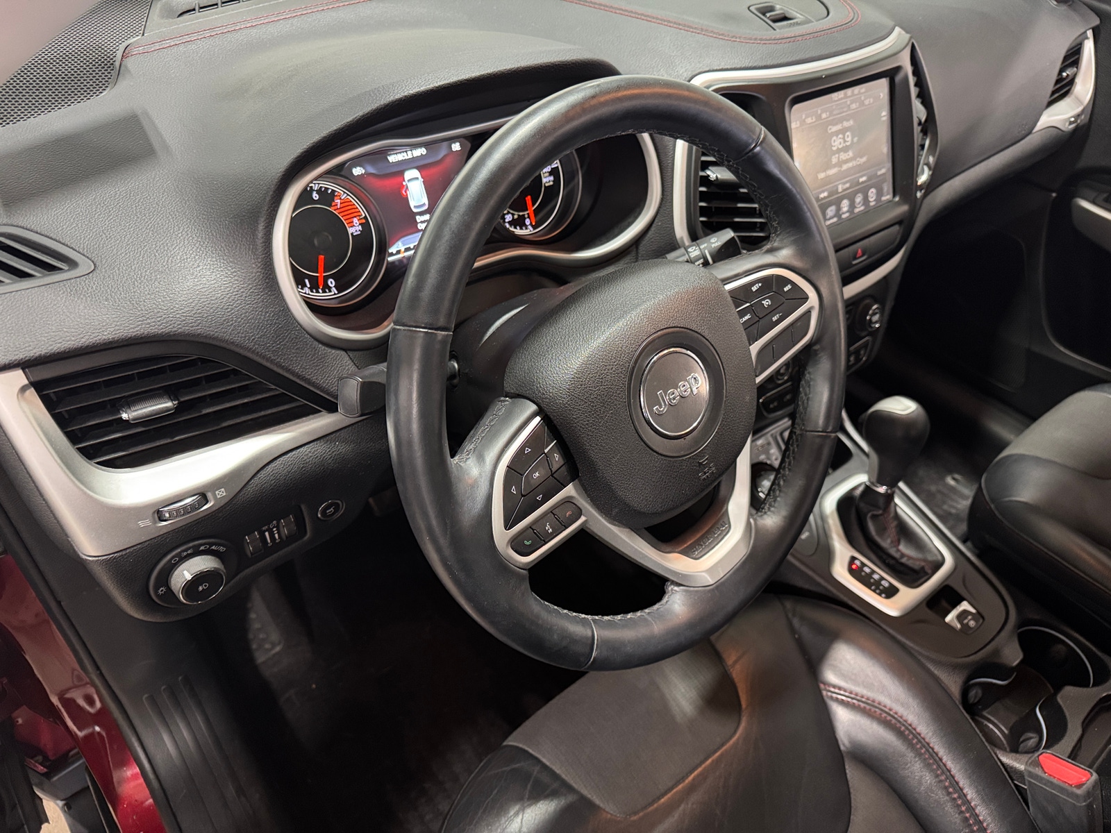 Thumbnail: 2017 Jeep Cherokee - 3