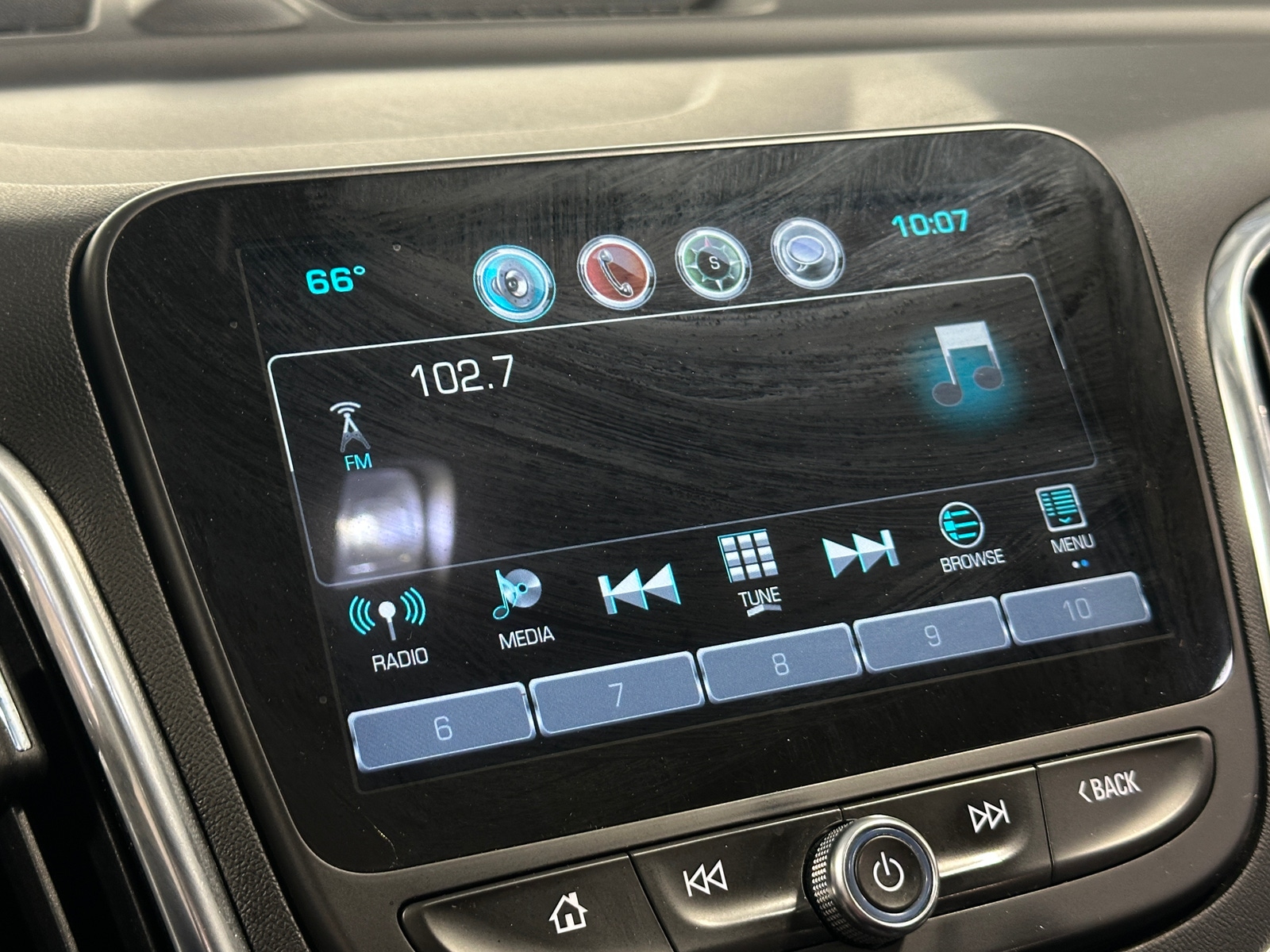 Thumbnail: 2018 Chevrolet Equinox - 4