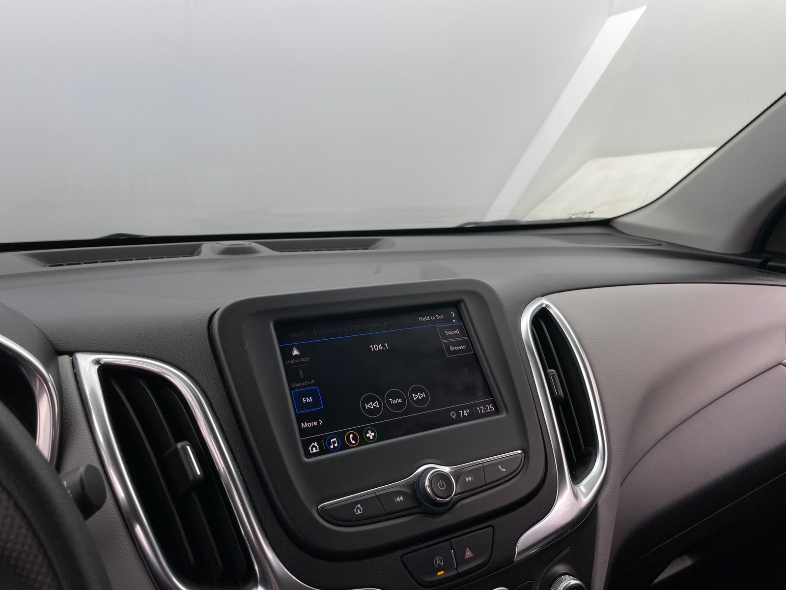Thumbnail: 2022 Chevrolet Equinox - 4