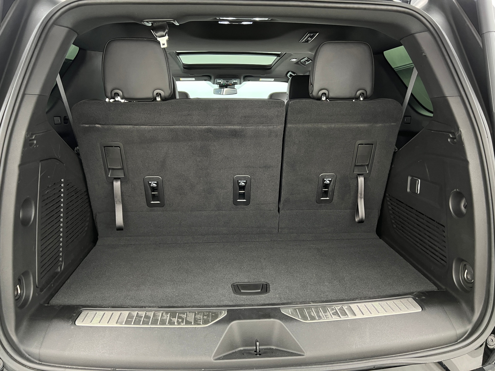 Thumbnail: 2023 Chevrolet Tahoe - 6
