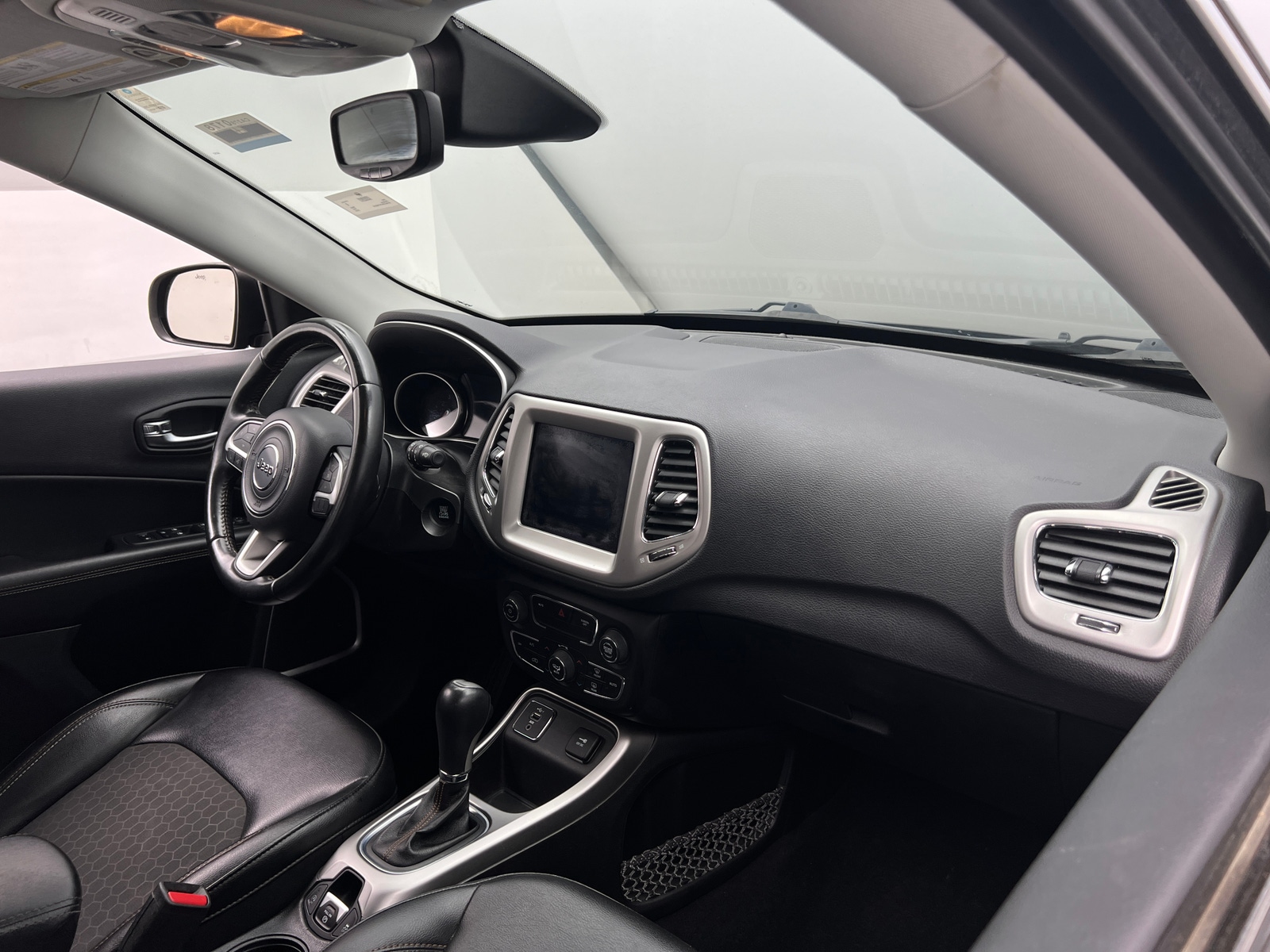 Thumbnail: 2019 Jeep Compass - 3