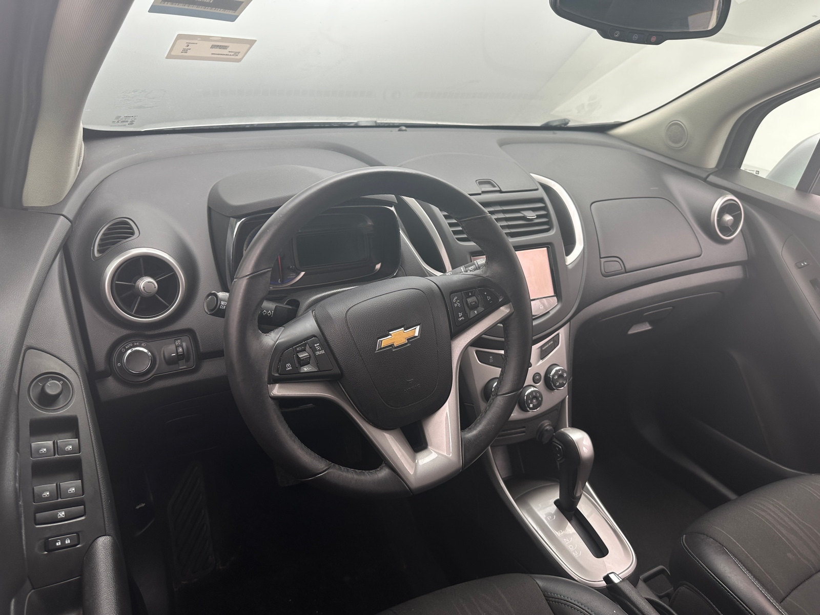 Thumbnail: 2016 Chevrolet Trax - 3