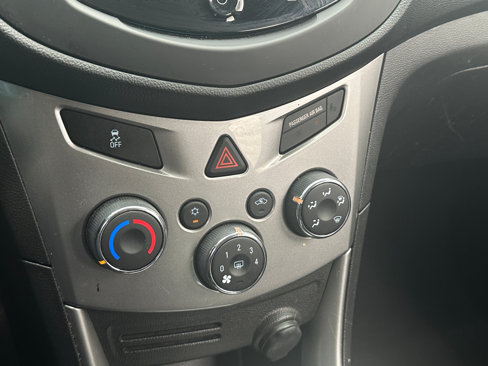 Thumbnail: 2016 Chevrolet Trax - 4