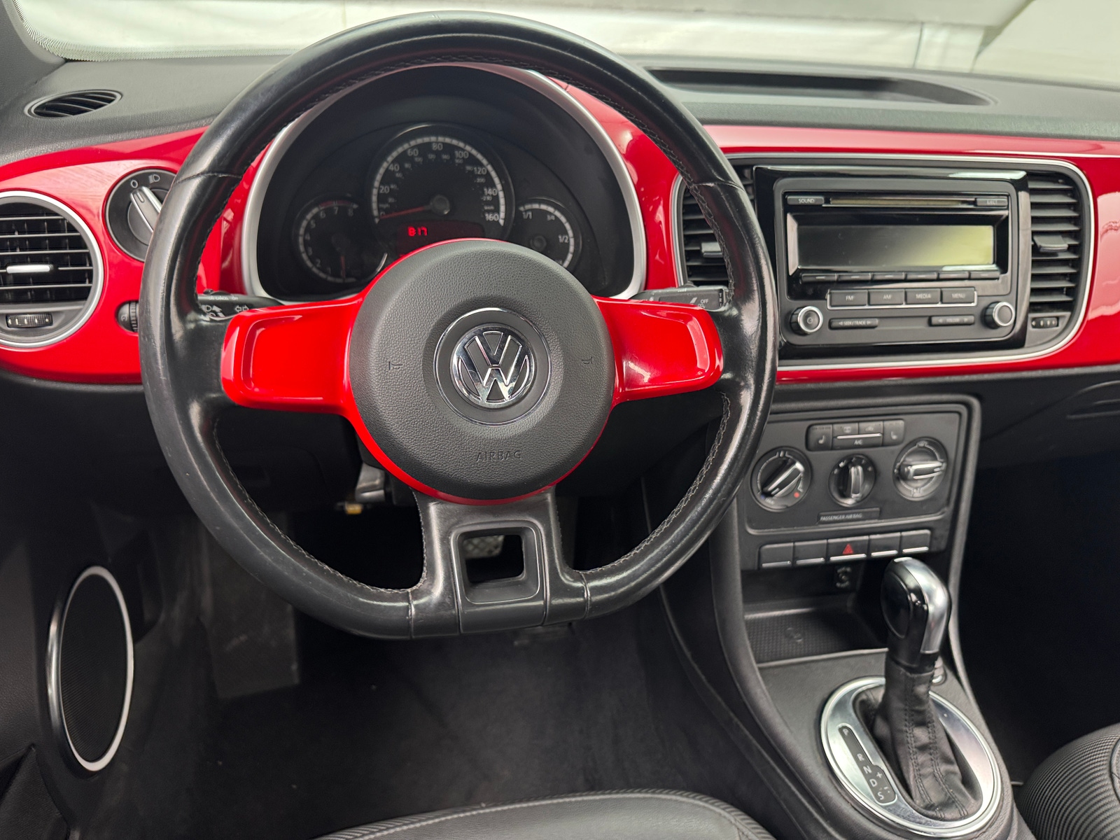 Thumbnail: 2013 Volkswagen Beetle - 4