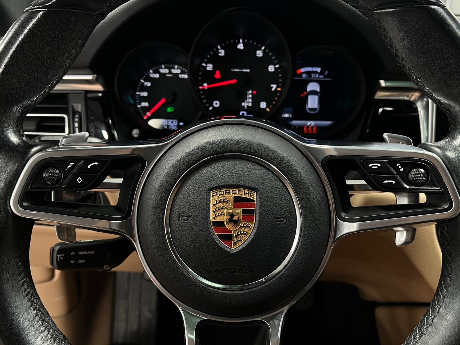 Thumbnail: 2021 Porsche Macan - 4