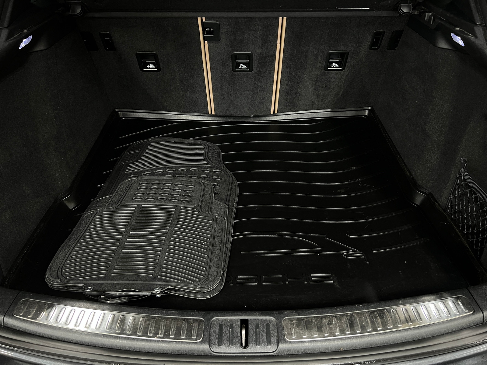 Thumbnail: 2021 Porsche Macan - 6