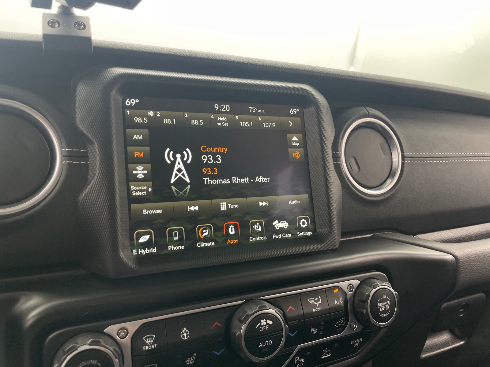 Thumbnail: 2022 Jeep Wrangler - 3