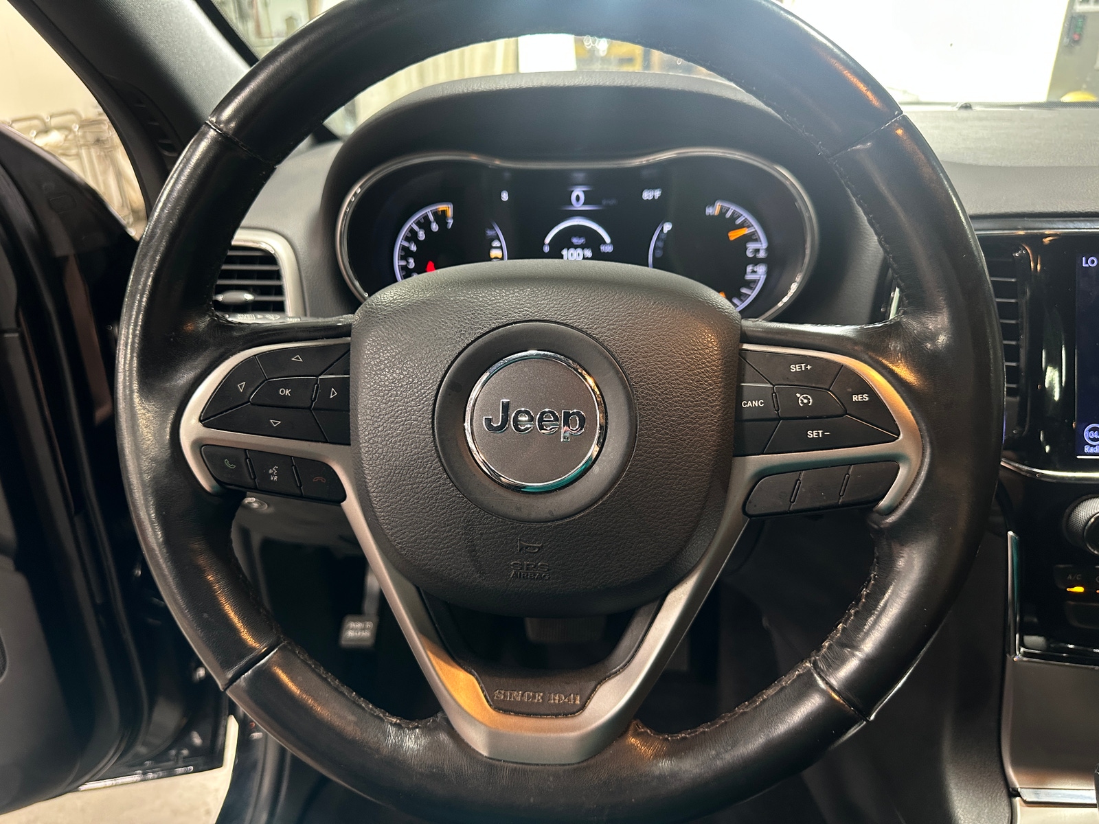 Thumbnail: 2019 Jeep Grand Cherokee - 4