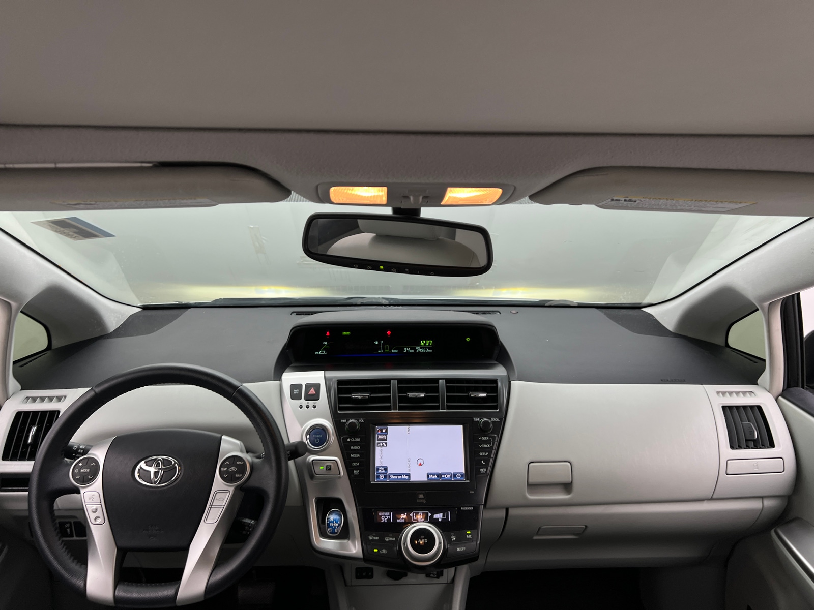Thumbnail: 2014 Toyota Prius v - 2
