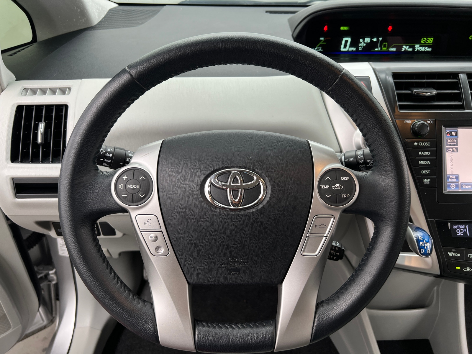 Thumbnail: 2014 Toyota Prius v - 4