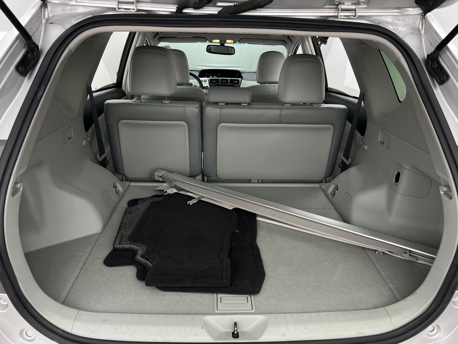 Thumbnail: 2014 Toyota Prius v - 6