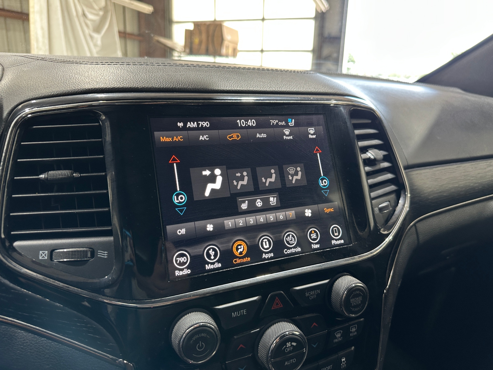 Thumbnail: 2019 Jeep Grand Cherokee - 3
