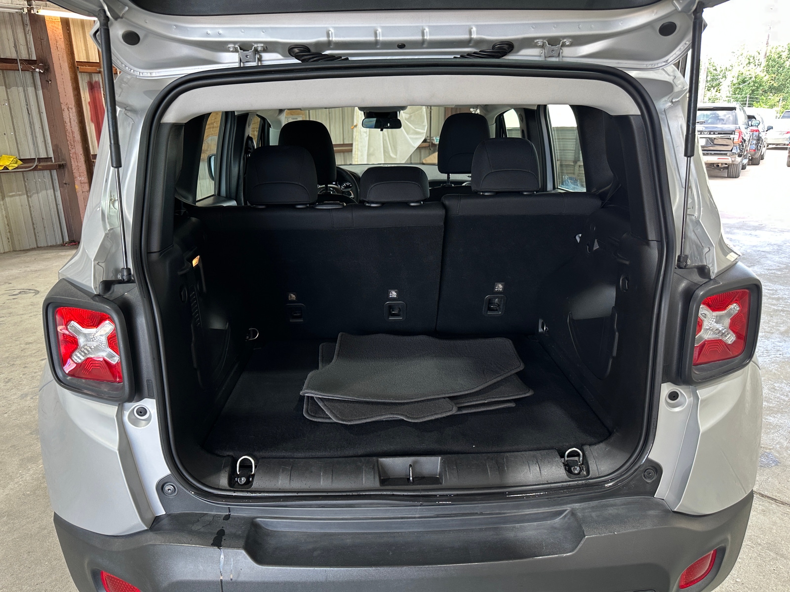 Thumbnail: 2021 Jeep Renegade - 7