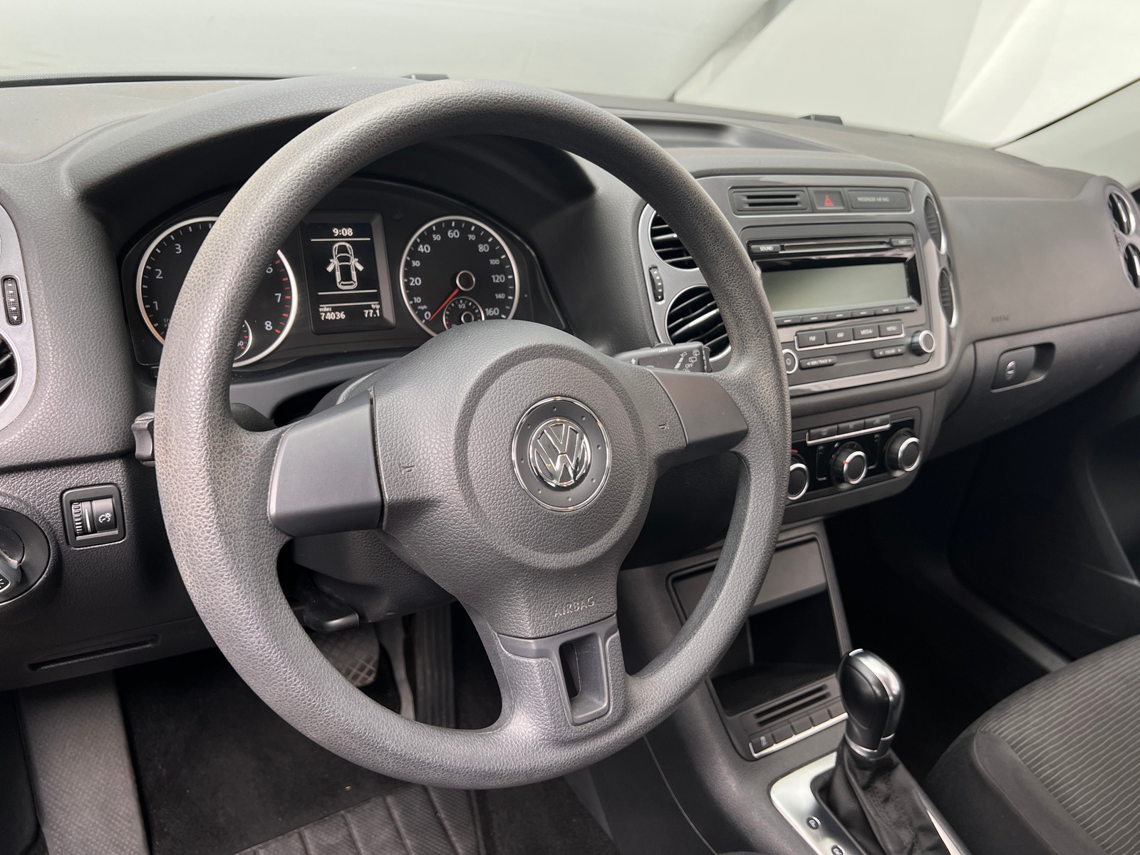 Thumbnail: 2012 Volkswagen Tiguan - 5