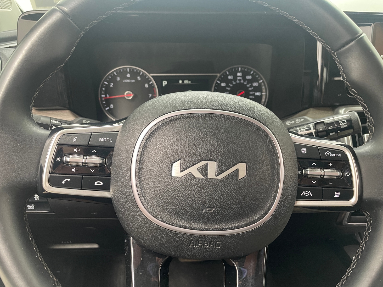 Thumbnail: 2022 Kia Sorento - 4
