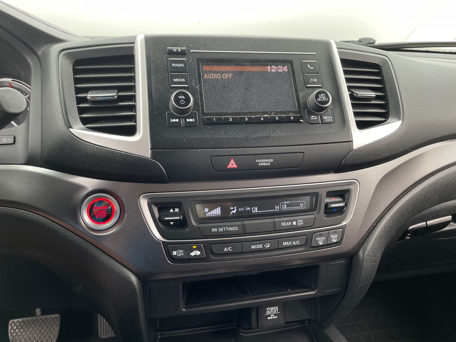 Thumbnail: 2017 Honda Pilot - 4