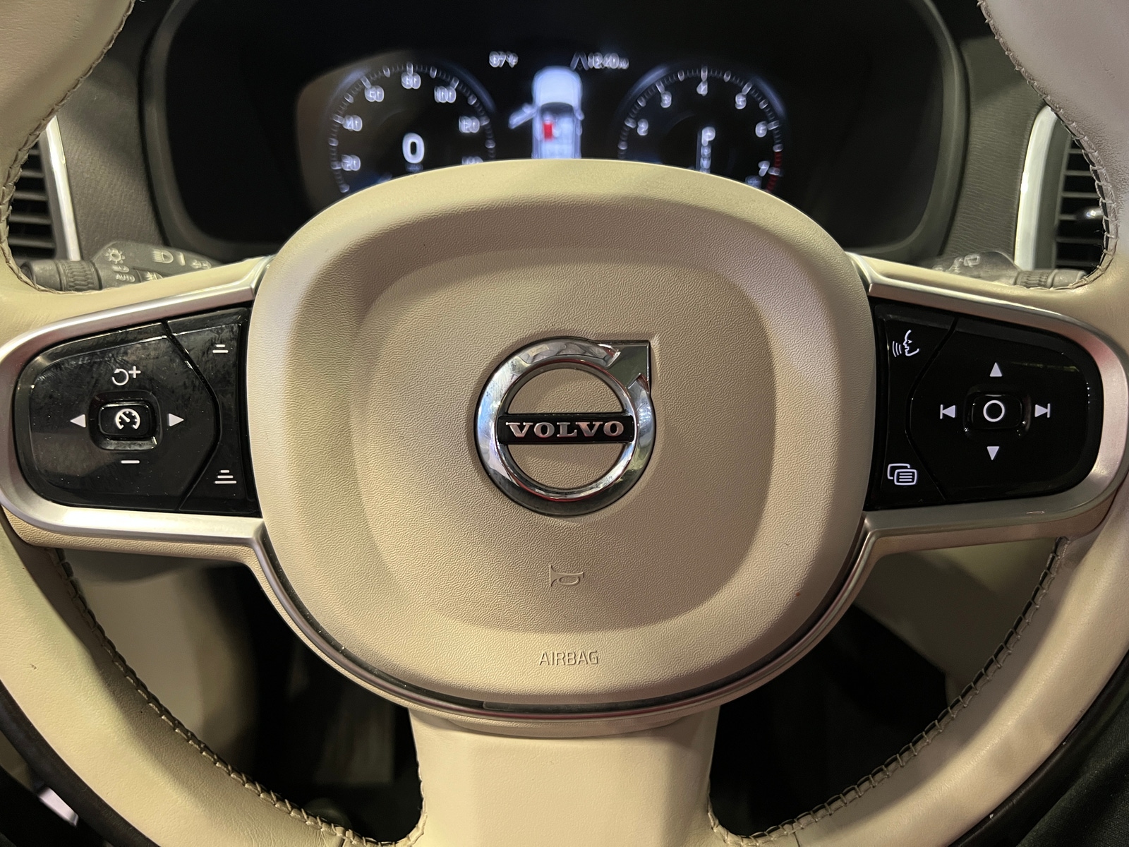 Thumbnail: 2020 Volvo XC90 - 4