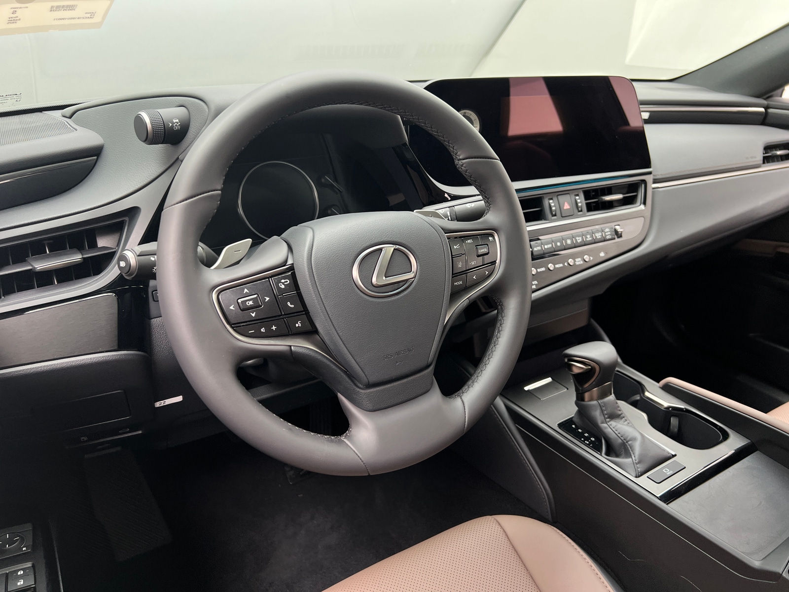 Thumbnail: 2025 Lexus ES - 4