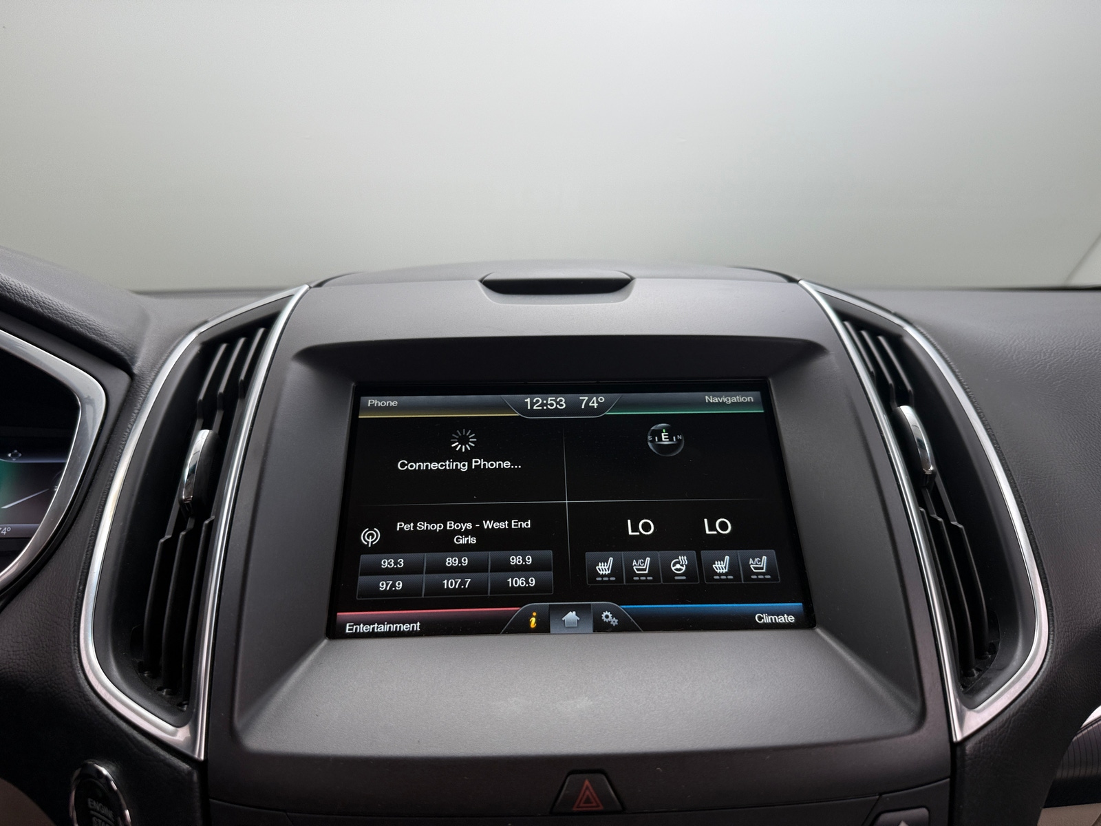 Thumbnail: 2015 Ford Edge - 3