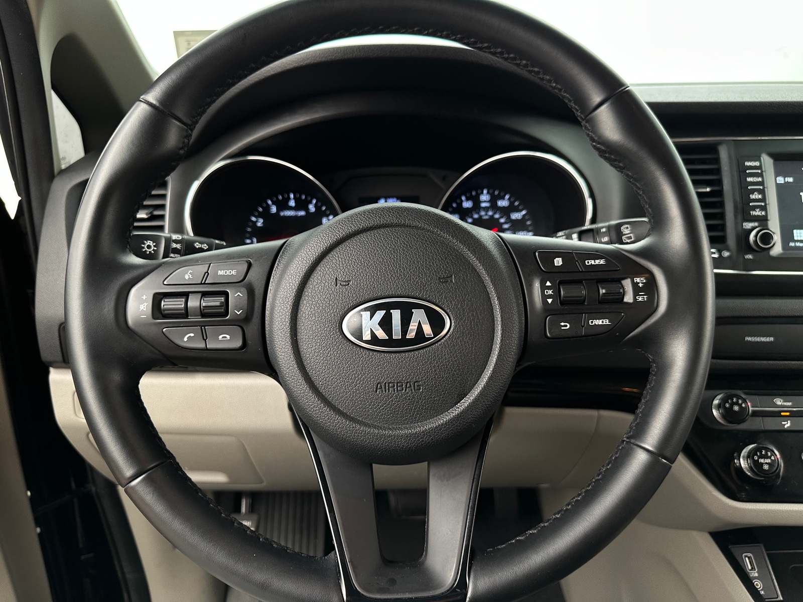 Thumbnail: 2019 Kia Sedona - 4