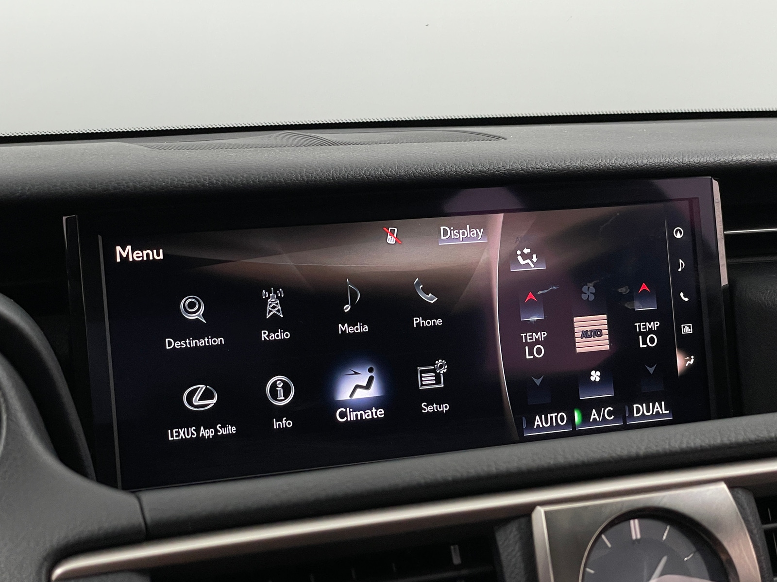 Thumbnail: 2019 Lexus IS - 3