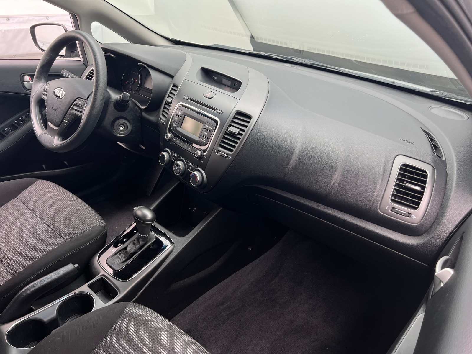 Thumbnail: 2018 Kia Forte - 3