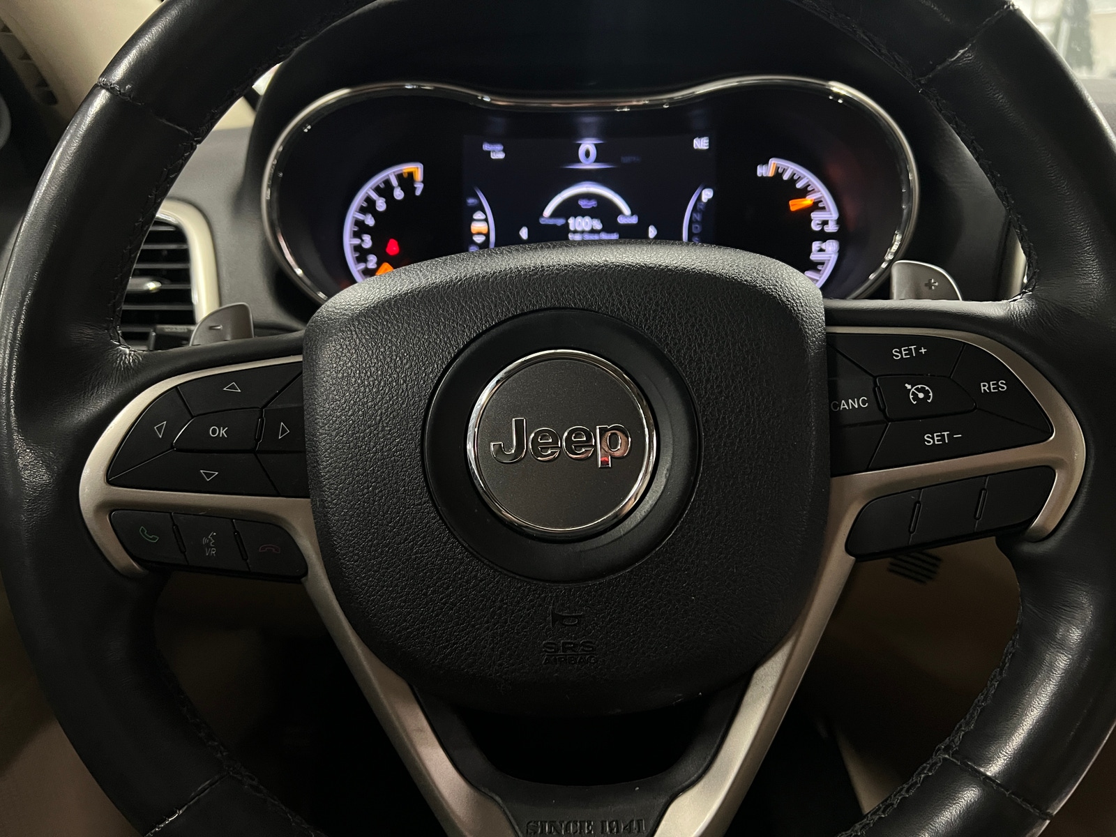 Thumbnail: 2015 Jeep Grand Cherokee - 4