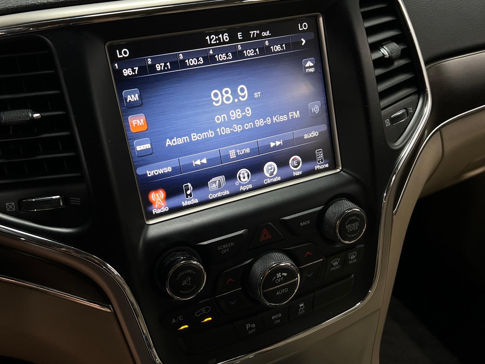 Thumbnail: 2015 Jeep Grand Cherokee - 3