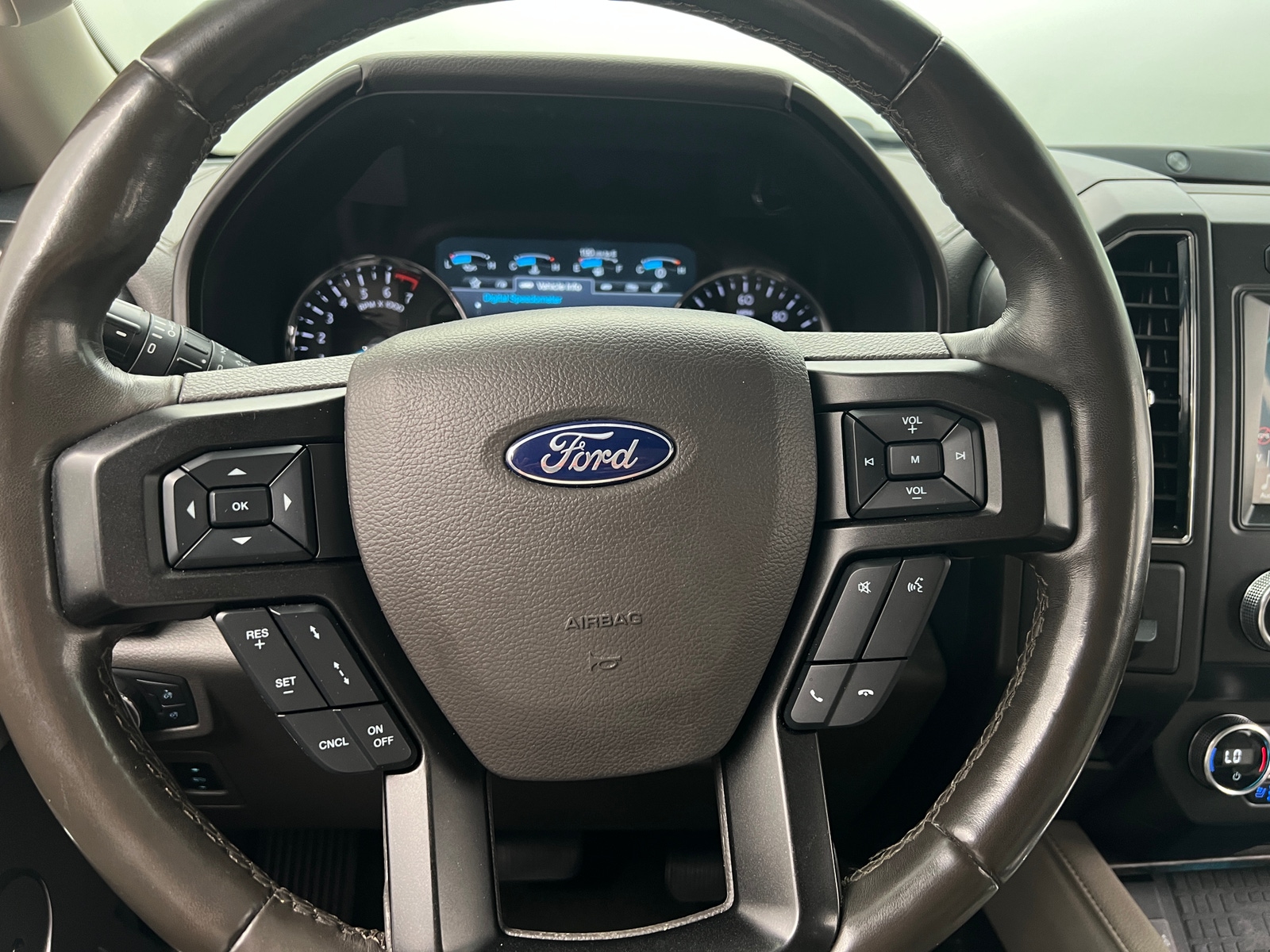 Thumbnail: 2019 Ford Expedition - 4