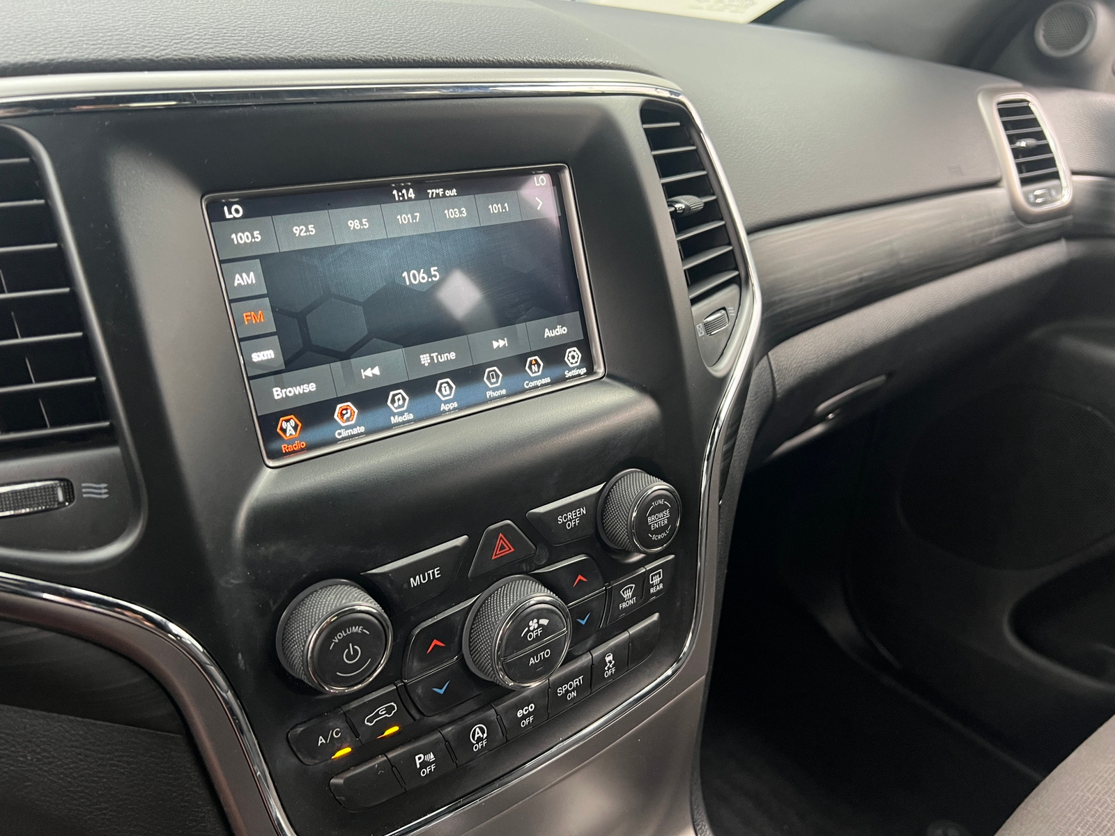 Thumbnail: 2020 Jeep Grand Cherokee - 4