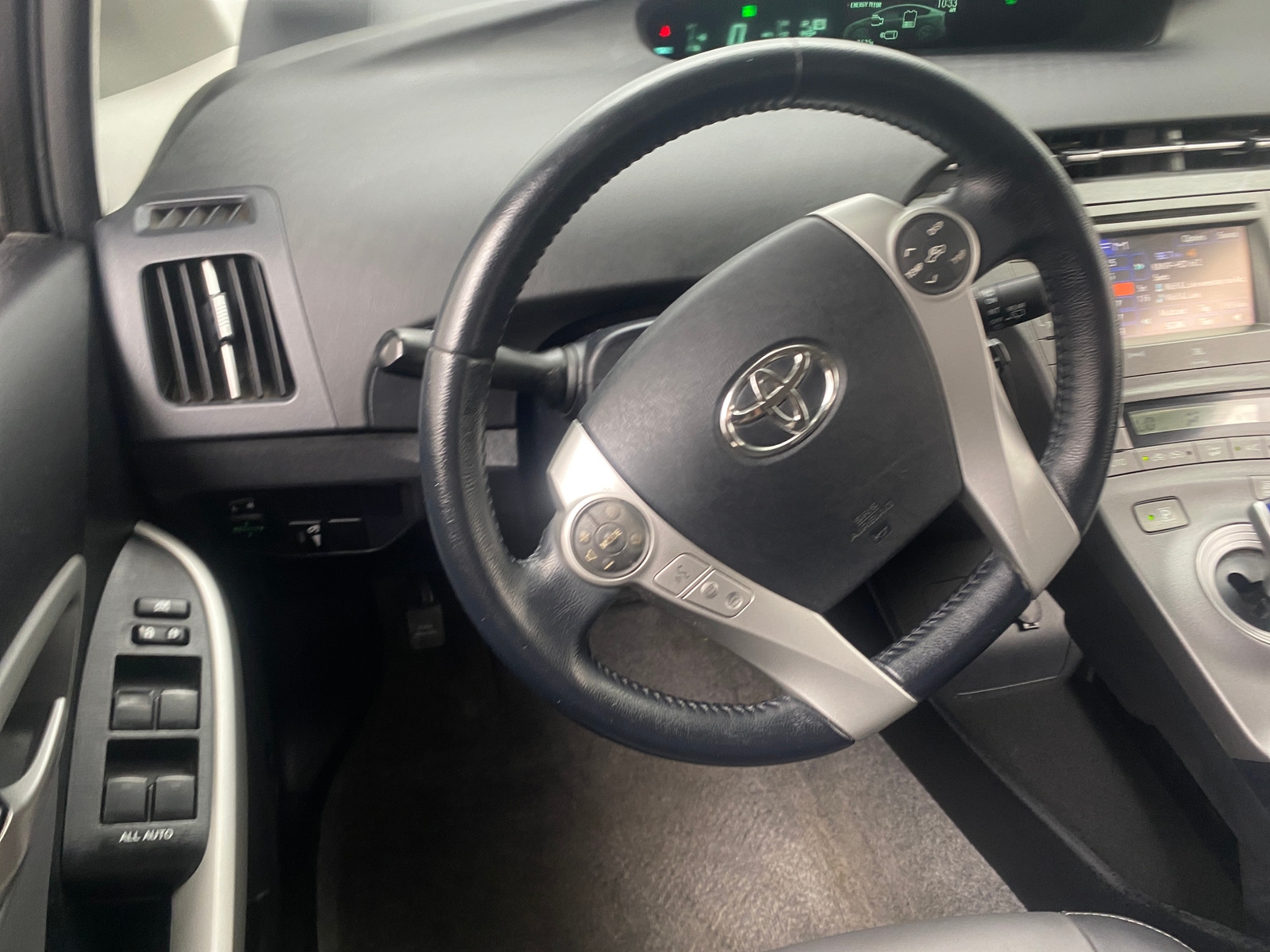 Thumbnail: 2013 Toyota Prius - 4