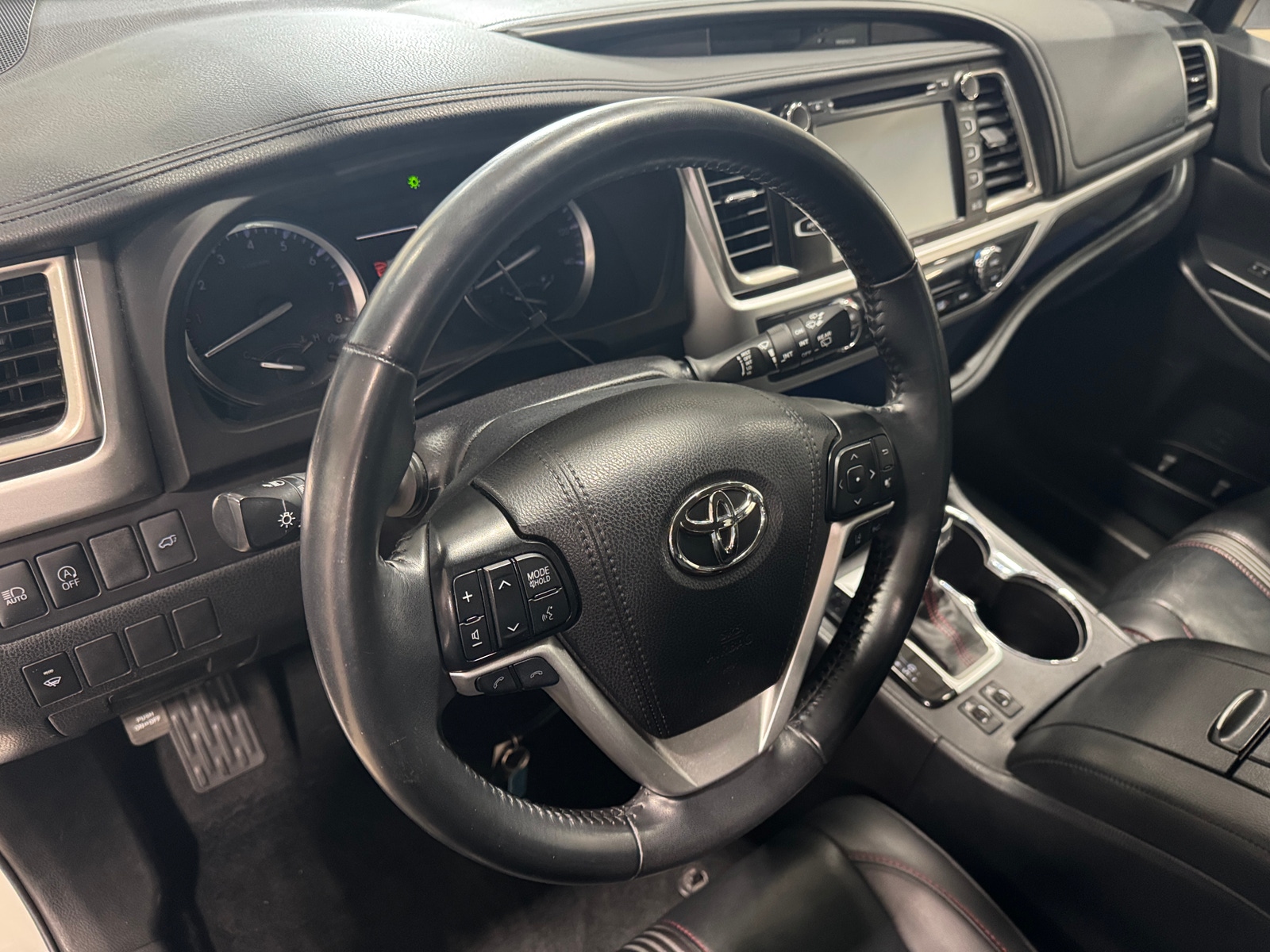Thumbnail: 2019 Toyota Highlander - 2