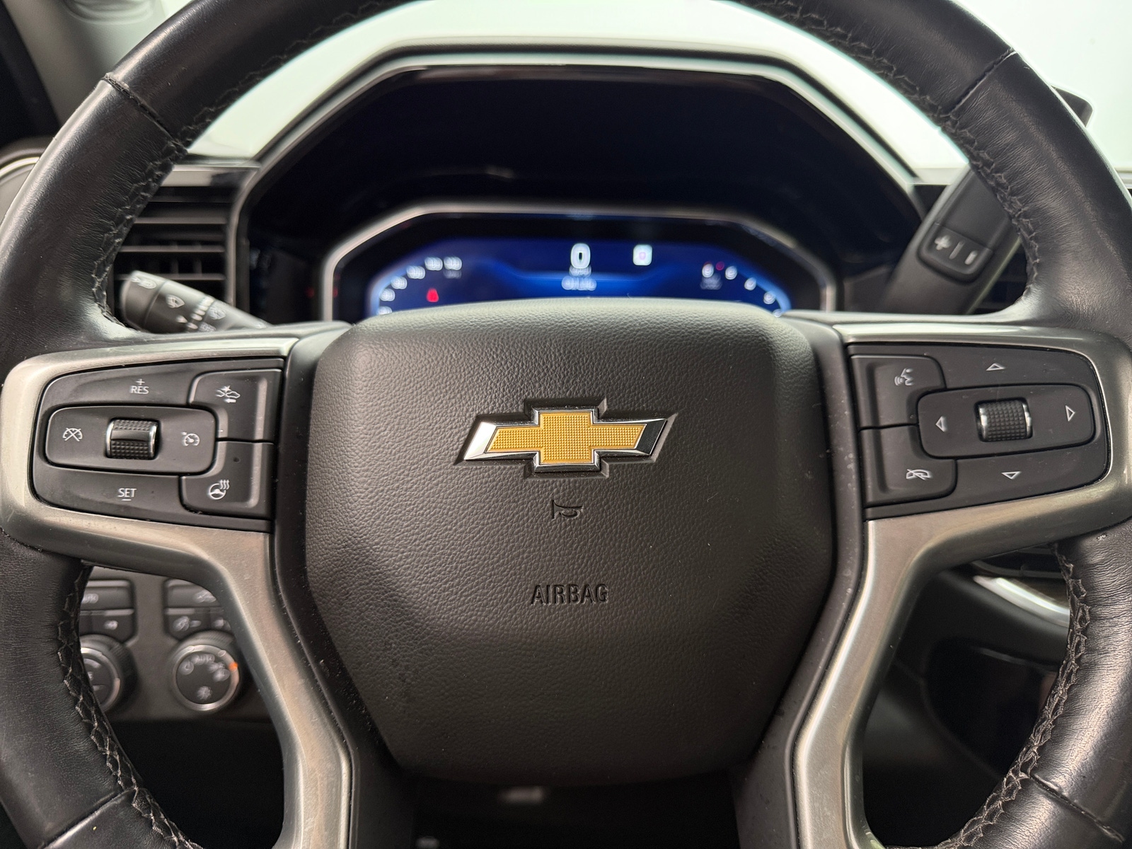 Thumbnail: 2022 Chevrolet Silverado 1500 - 5