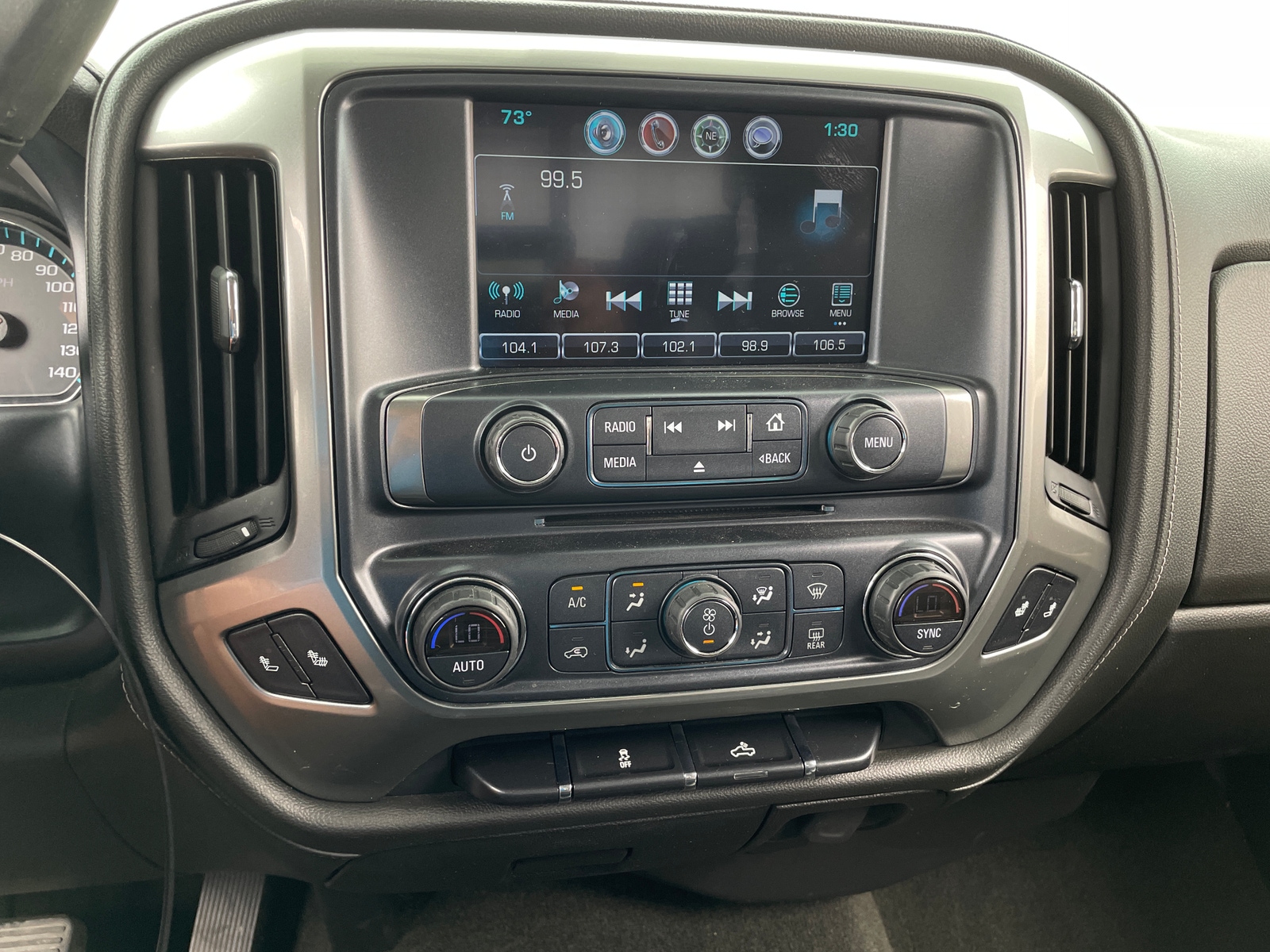 Thumbnail: 2018 Chevrolet Silverado 1500 - 3