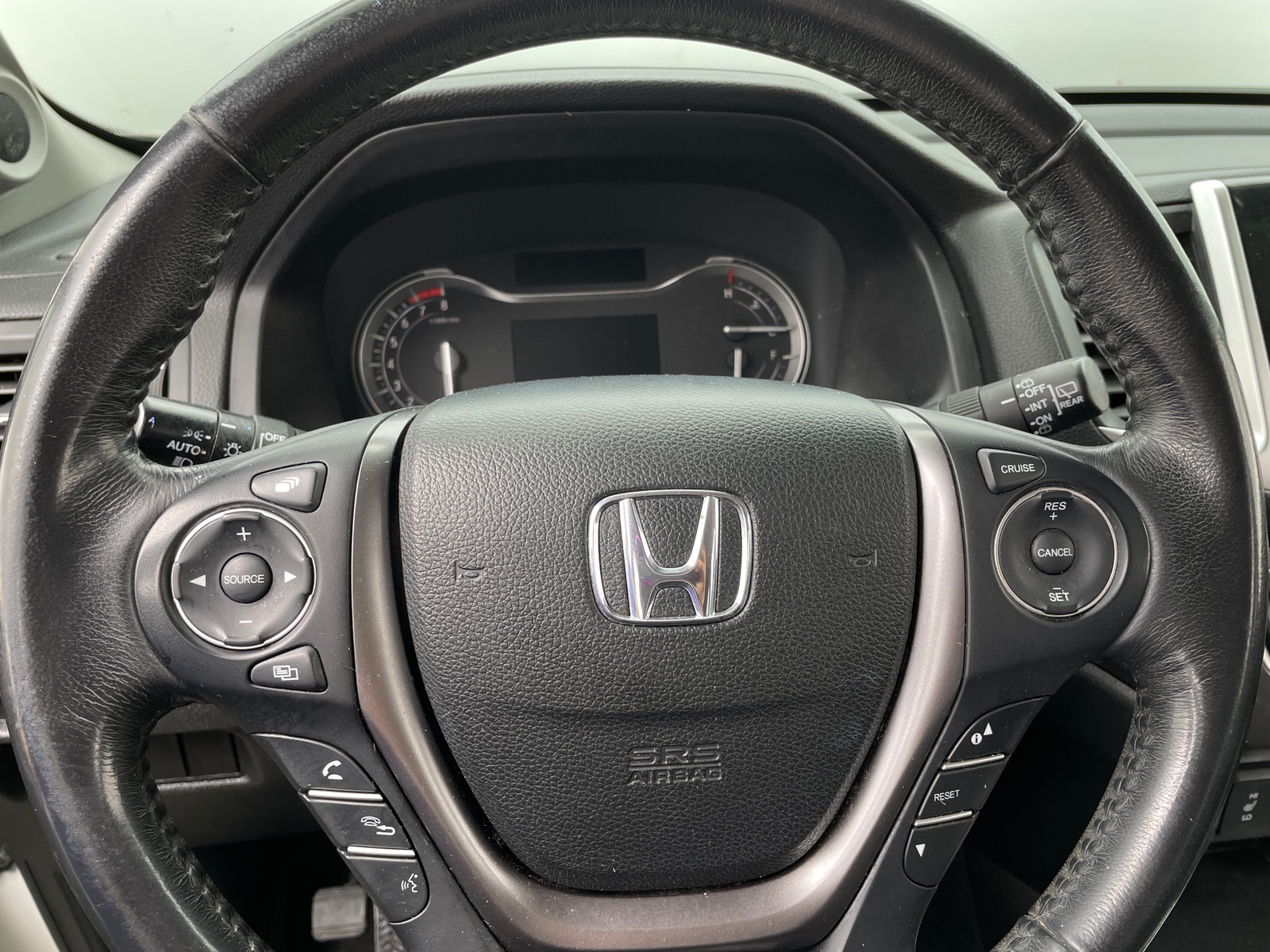Thumbnail: 2017 Honda Pilot - 4
